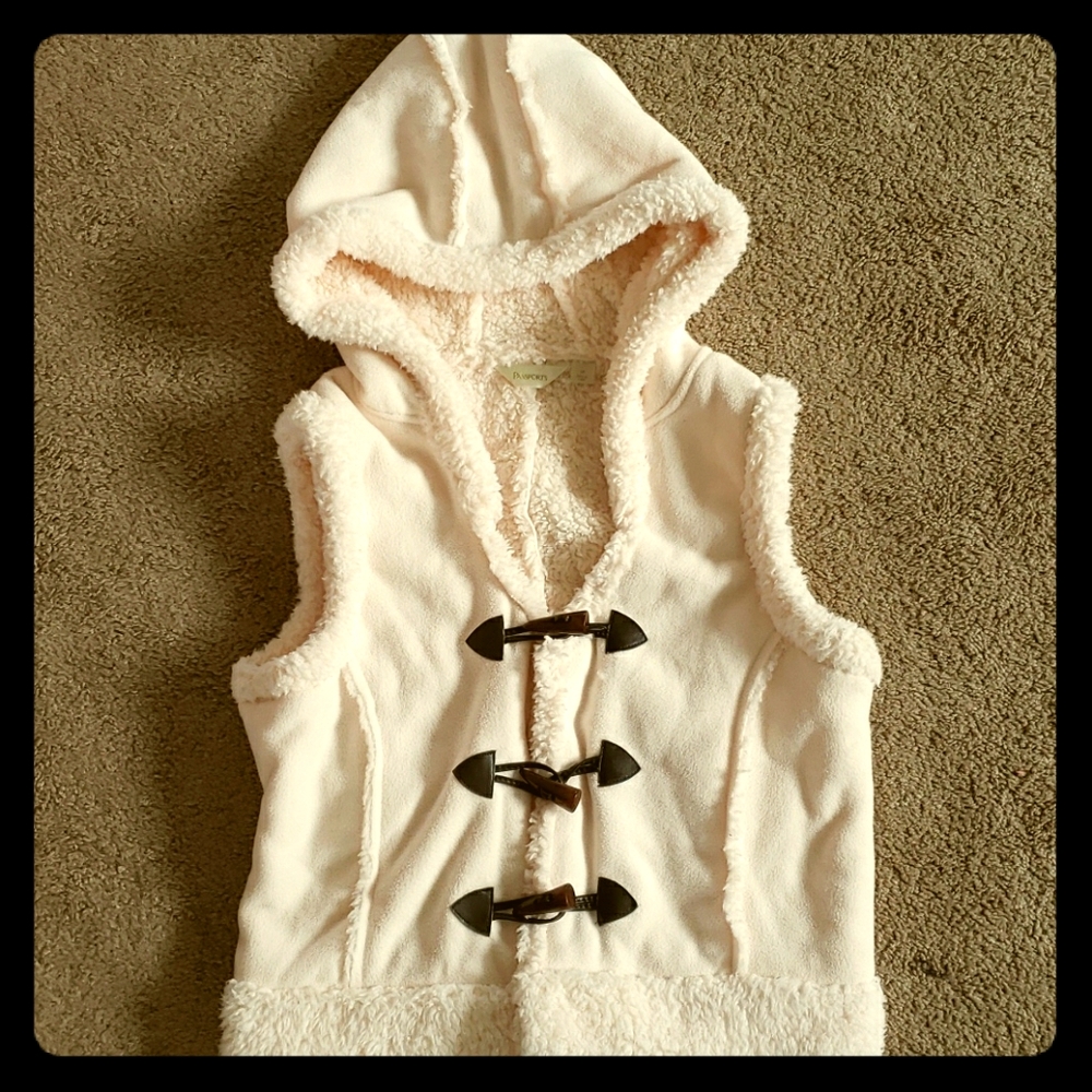 NWOT Passports Vest